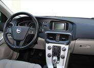 Volvo V40 23