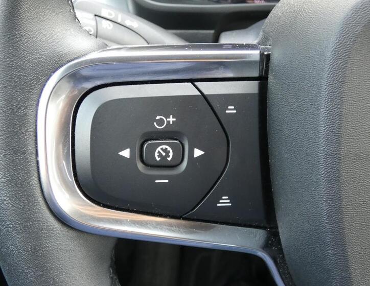 Volvo XC40 11