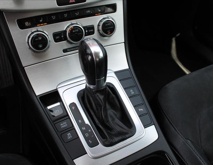 Volkswagen Passat 18