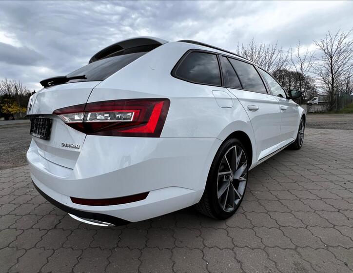 Škoda Superb 8