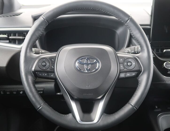 Toyota Corolla 16