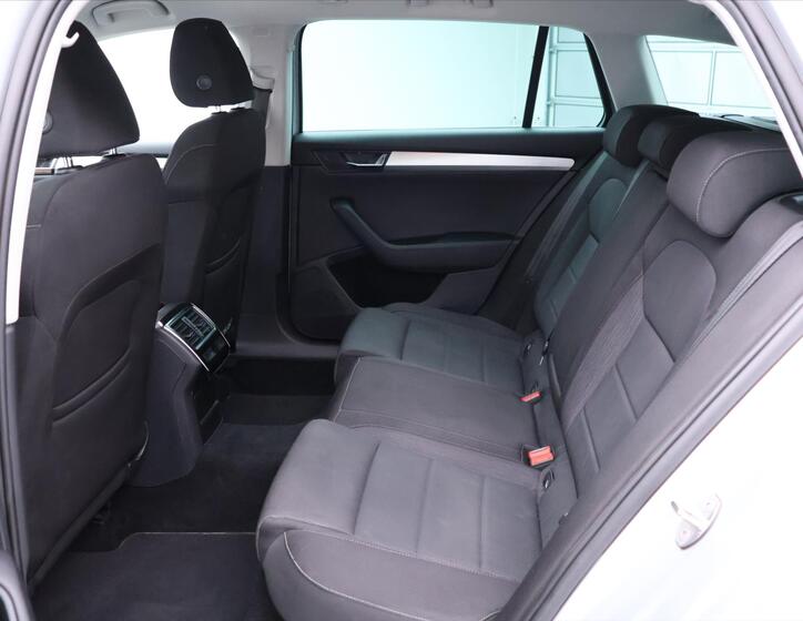 Škoda Superb 13