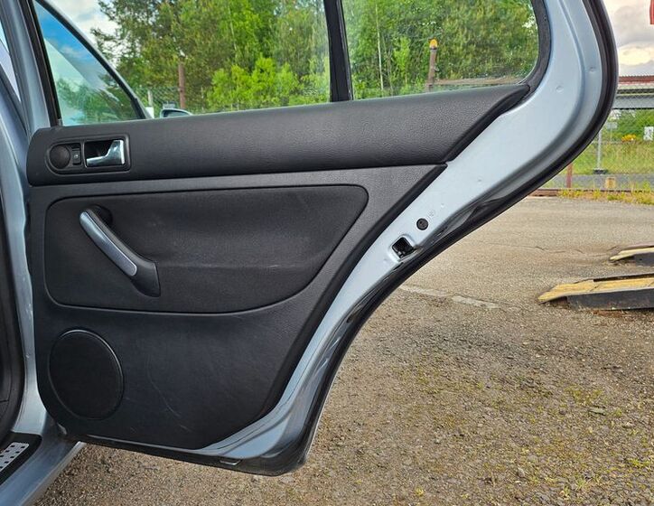 Volkswagen Golf 16