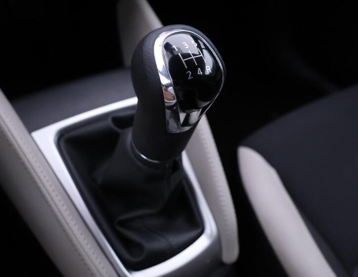 Nissan Micra 24