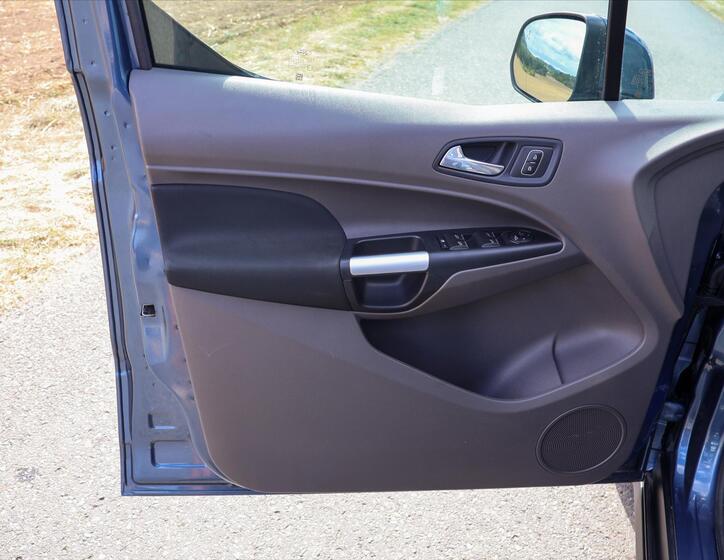 Ford Tourneo Connect 12