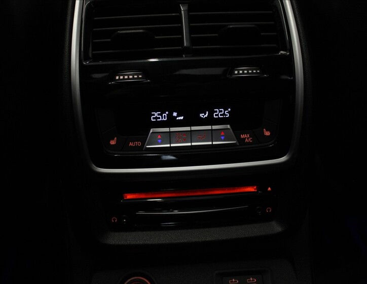 BMW X7 36