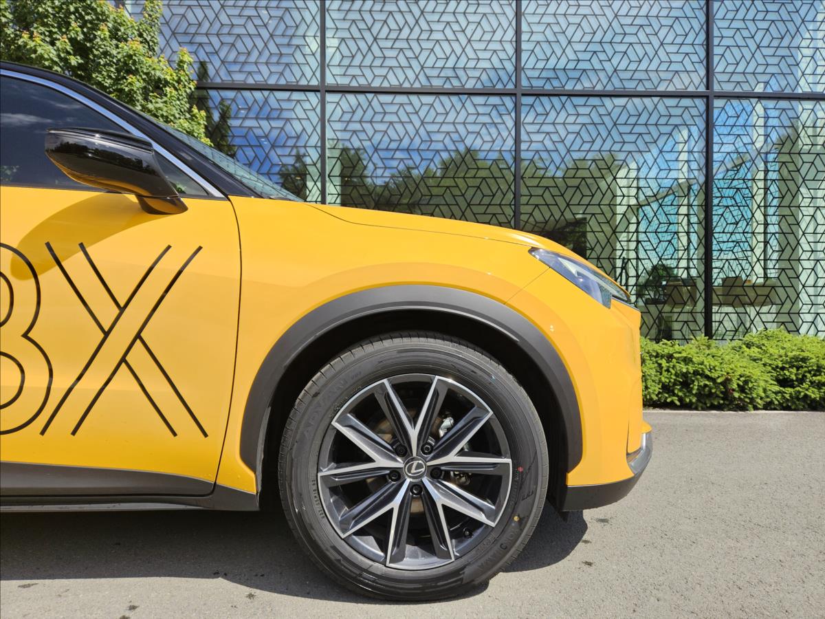 Lexus LBX