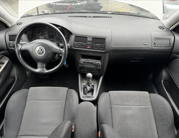 Volkswagen Golf 35