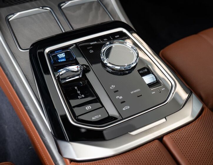 BMW i7 17