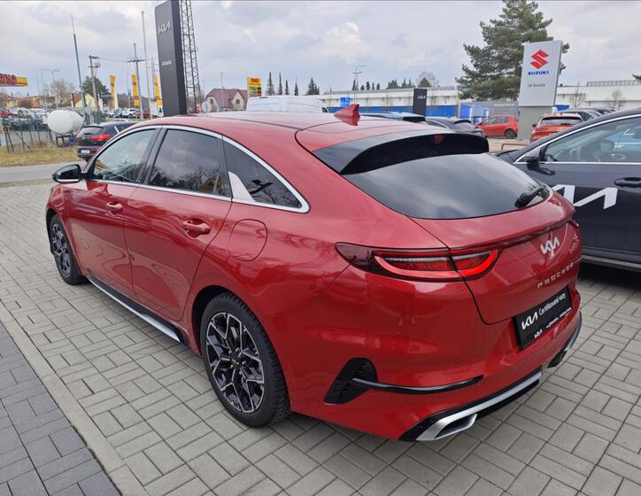KIA ProCeed 4