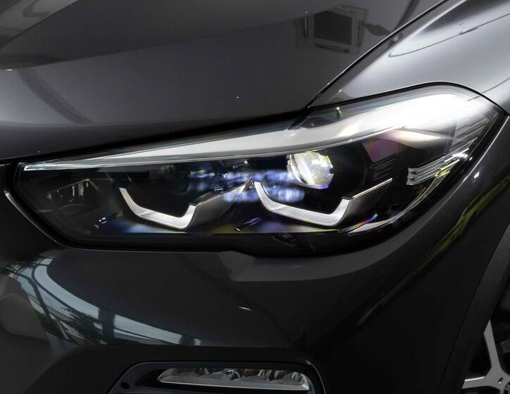 BMW X5 8