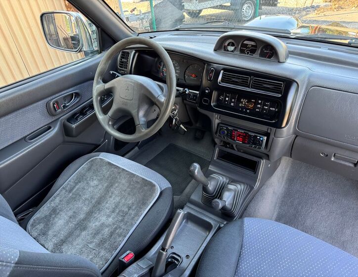 Mitsubishi L200 10