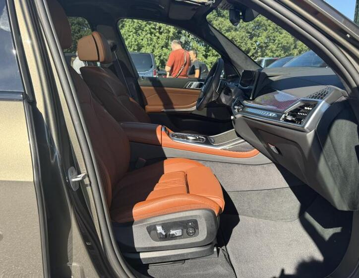 BMW X7 18