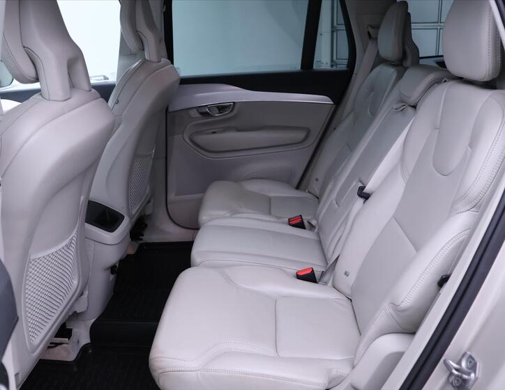 Volvo XC90 15