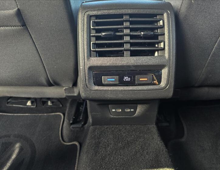 Volkswagen Golf 26