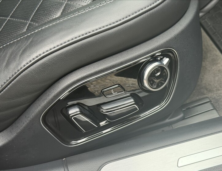 Audi A8 48