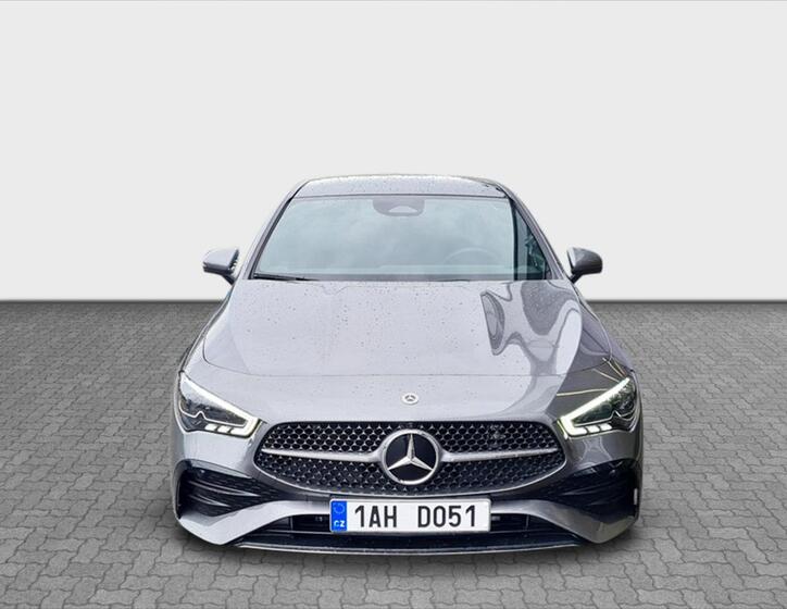 Mercedes-Benz CLA 8