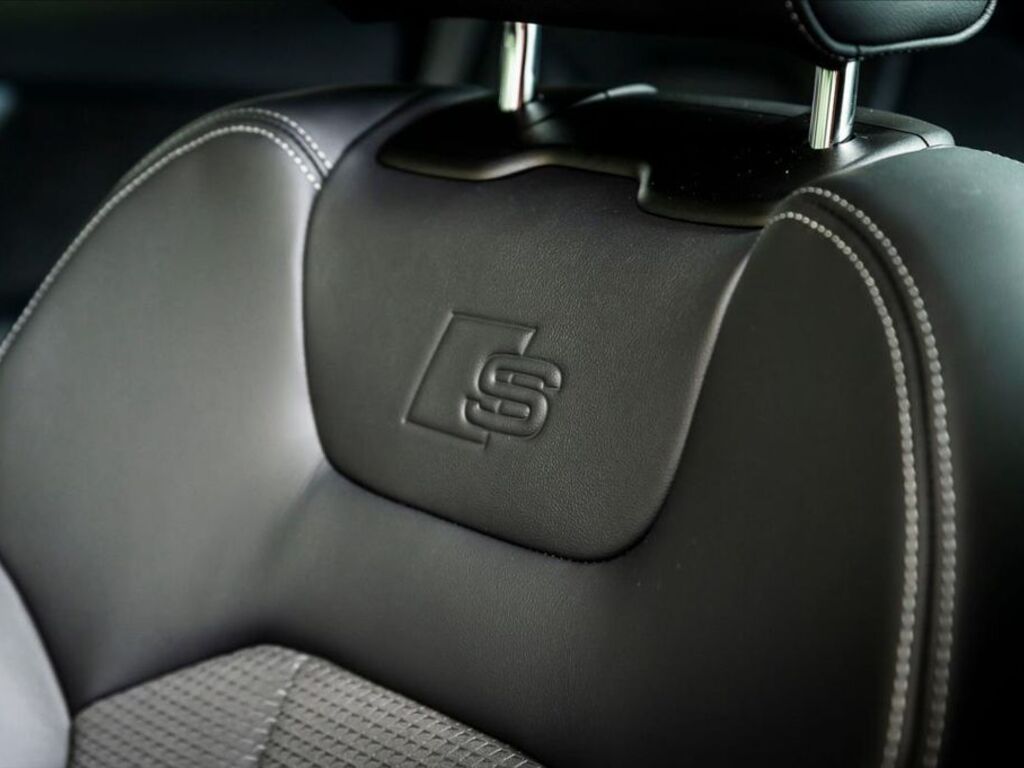 Audi SQ8 14
