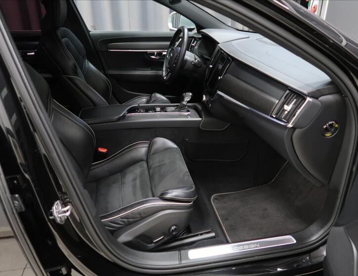 Volvo V90 12