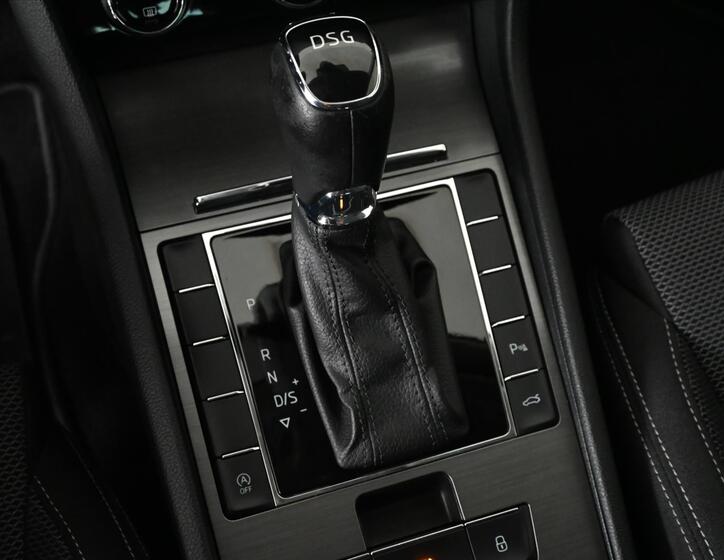 Škoda Superb 24