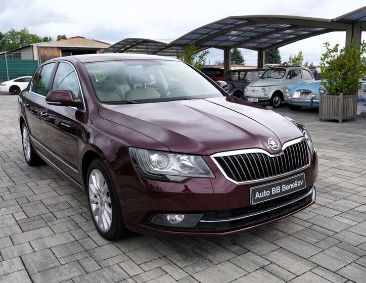 Škoda Superb 8