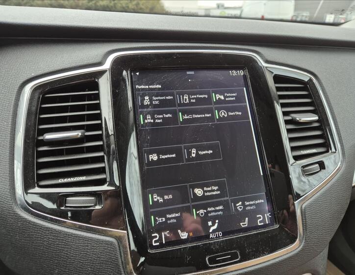 Volvo XC90 16