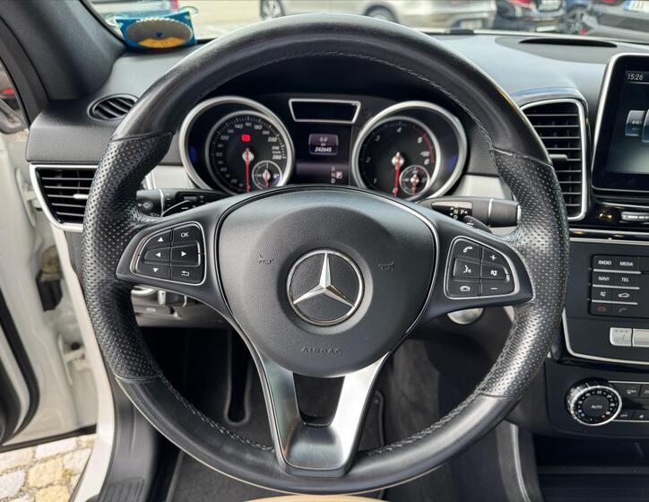 Mercedes-Benz GLE 8