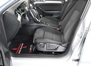 Volkswagen Passat 9