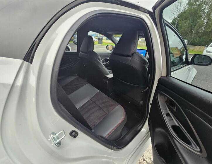 Toyota Yaris 13