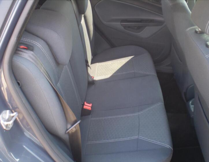 Ford Fiesta 13