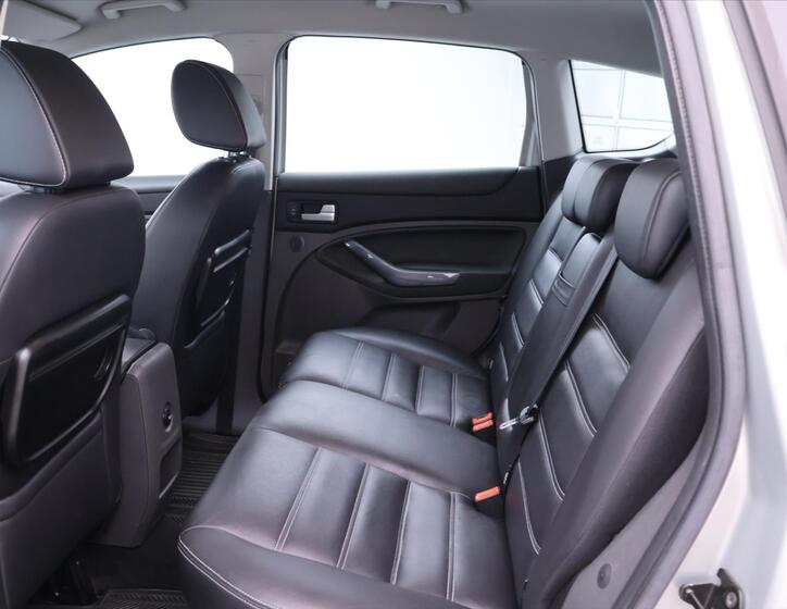 Ford Kuga 13
