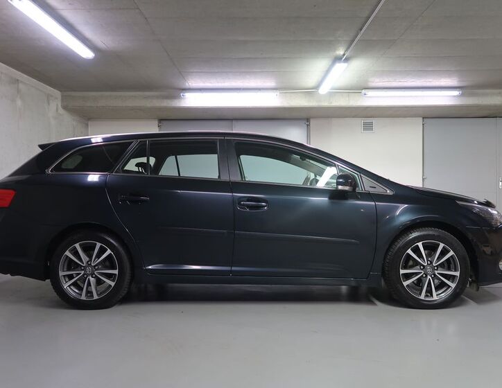 Toyota Avensis 4