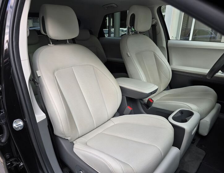 Hyundai IONIQ 26