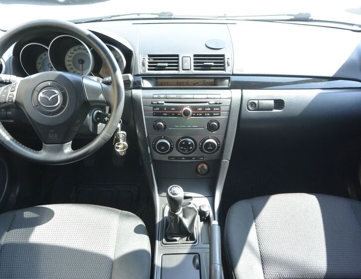 Mazda 3 11