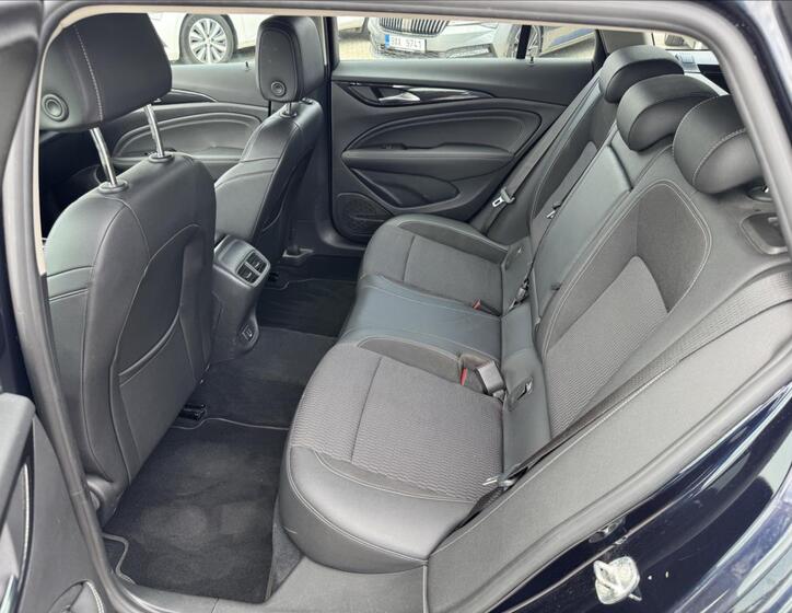 Opel Insignia 11