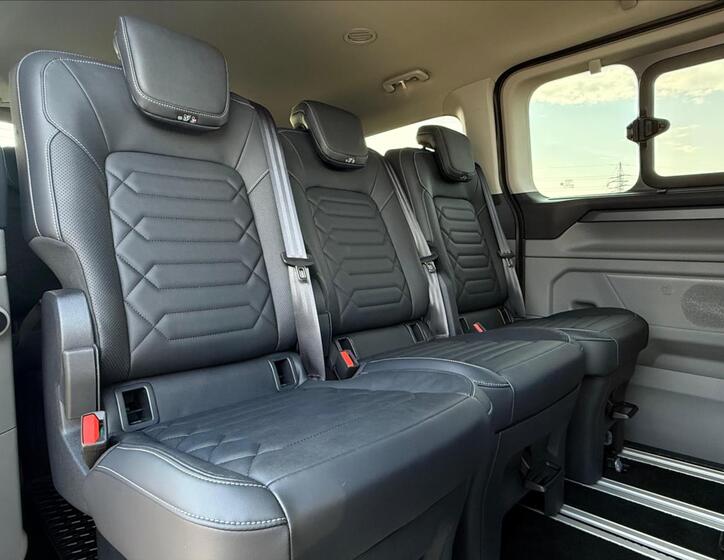 Ford Tourneo Custom 17