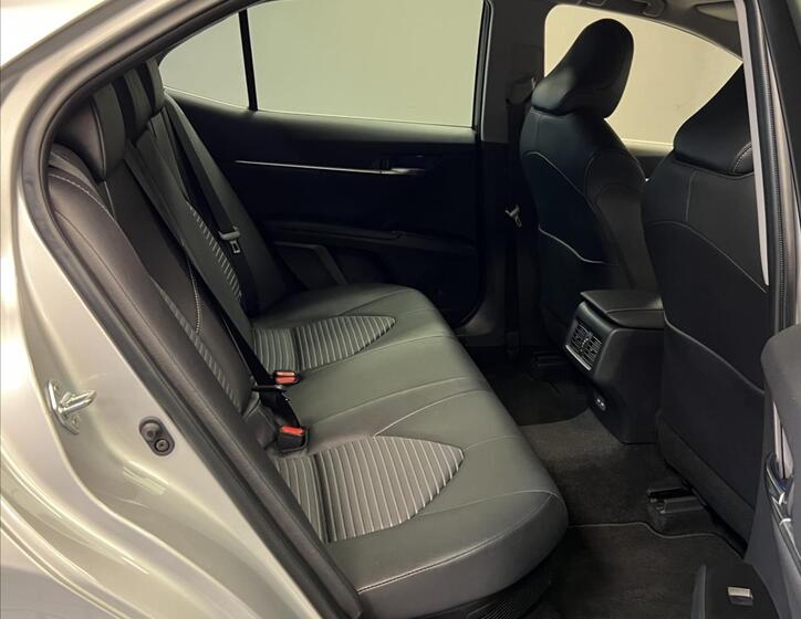 Toyota Camry 12