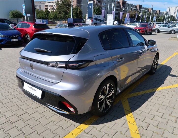 Peugeot 308 4