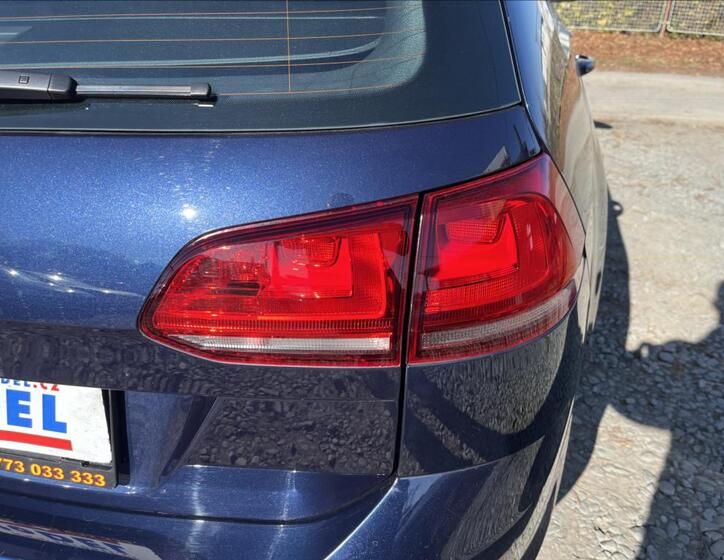 Volkswagen Golf 30