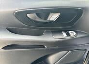 Mercedes-Benz Vito 13
