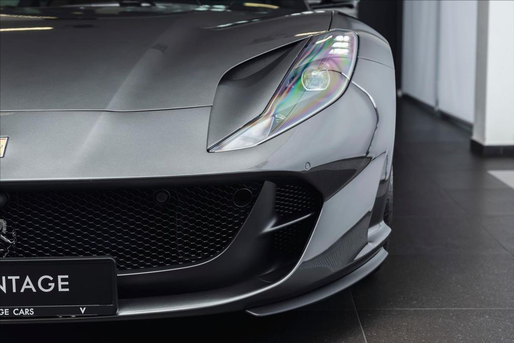 Ferrari 812