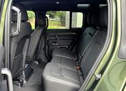 Land Rover Defender 29