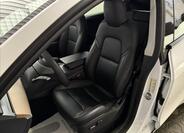 Tesla Model Y 27