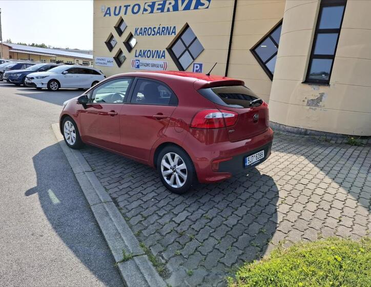 KIA Rio 5