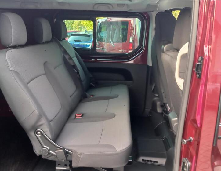 Renault Trafic 13