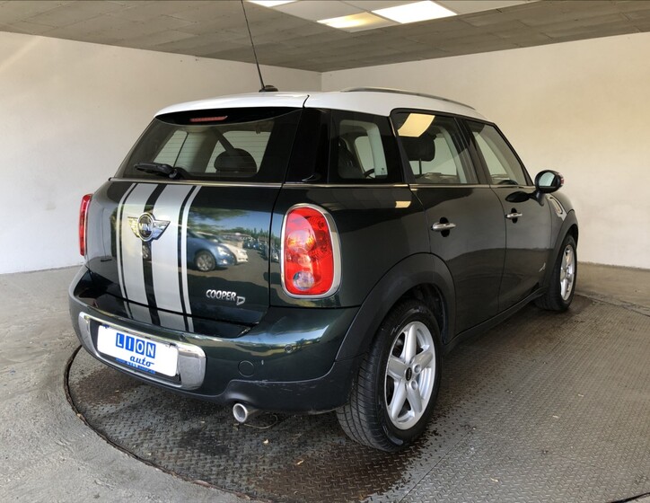 Mini Countryman 9