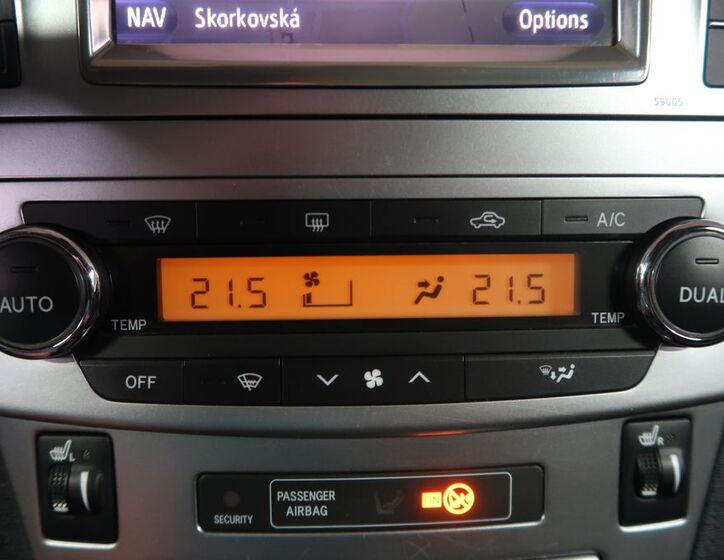 Toyota Avensis 24