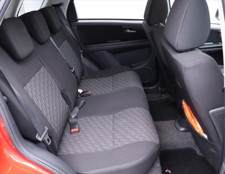 Suzuki SX4 13