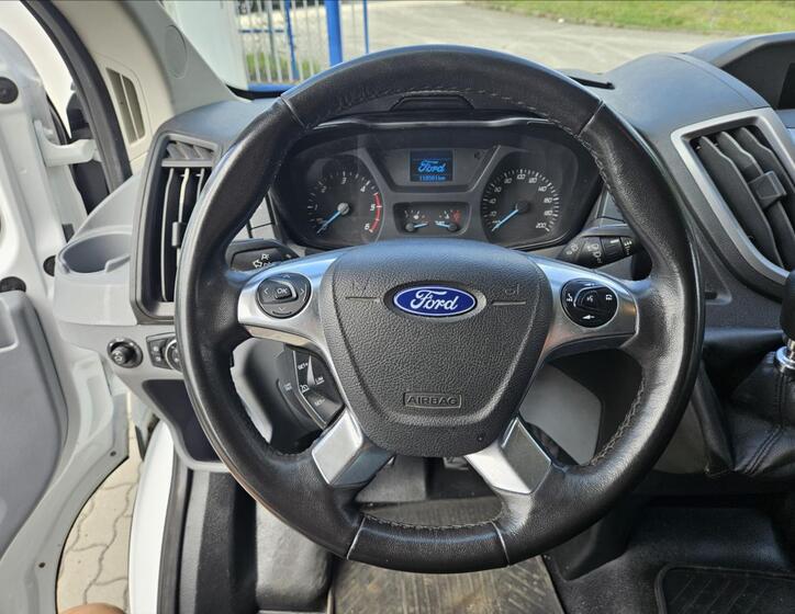 Ford Transit 9