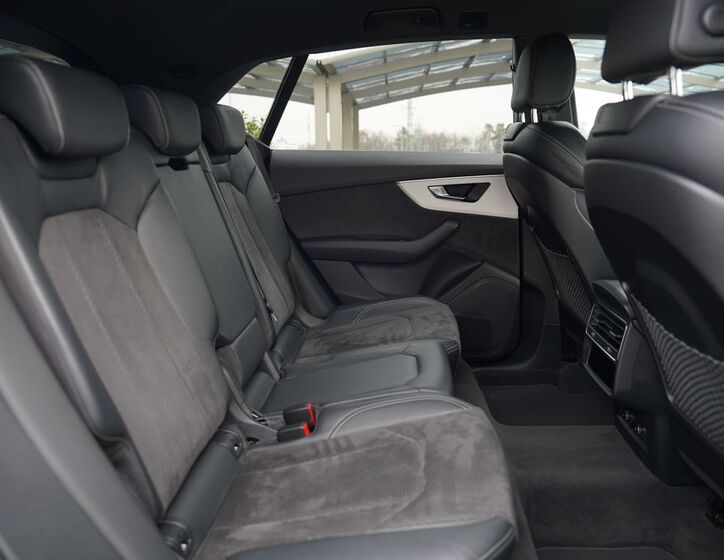 Audi Q8 27
